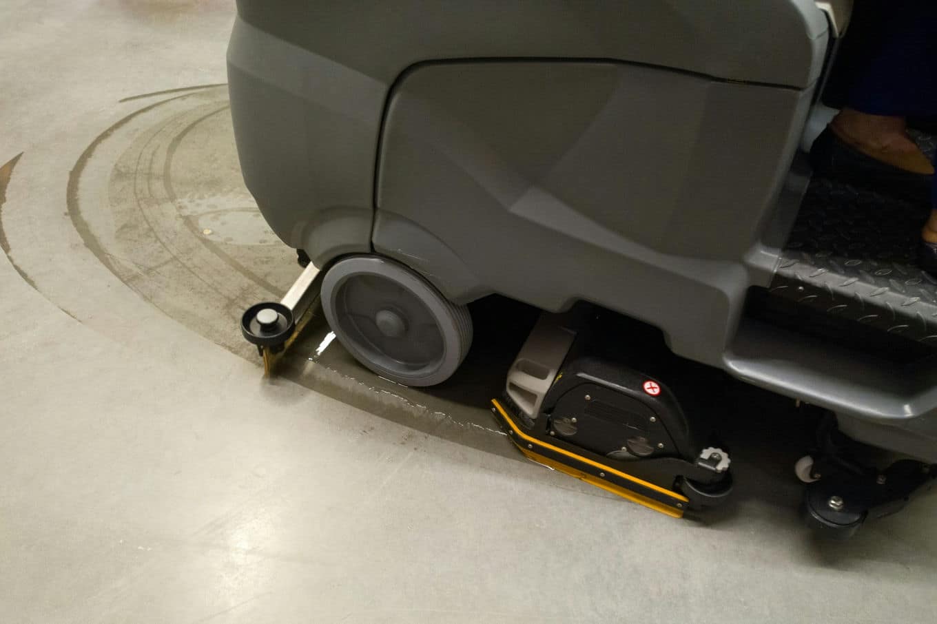 maszyna do czyszczenia posadzki